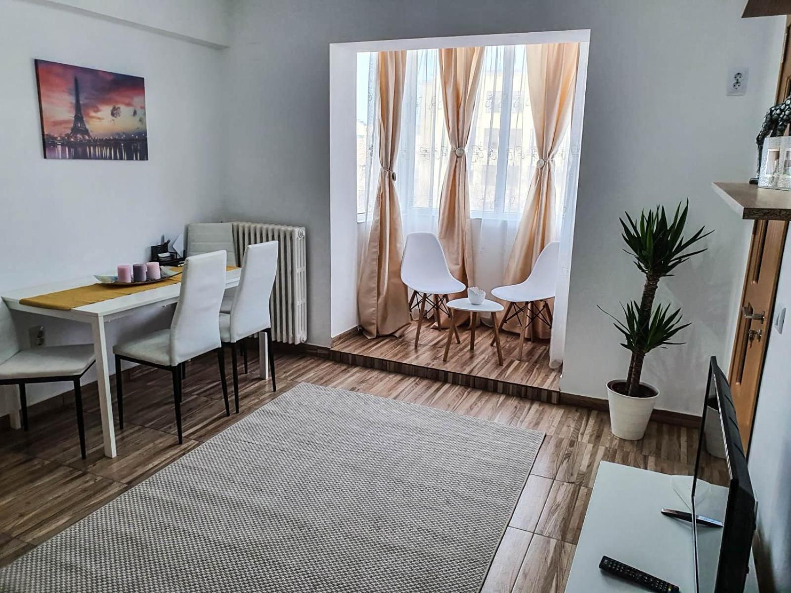 Sunrise Center Apartment
